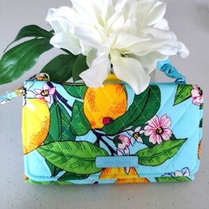 NWT Vera Bradley Smartphone Wristlet